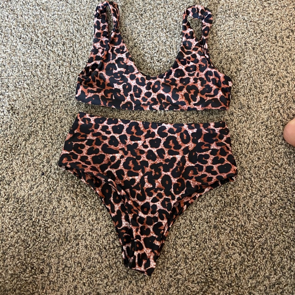 NEVER WORN leopard high waist bikini